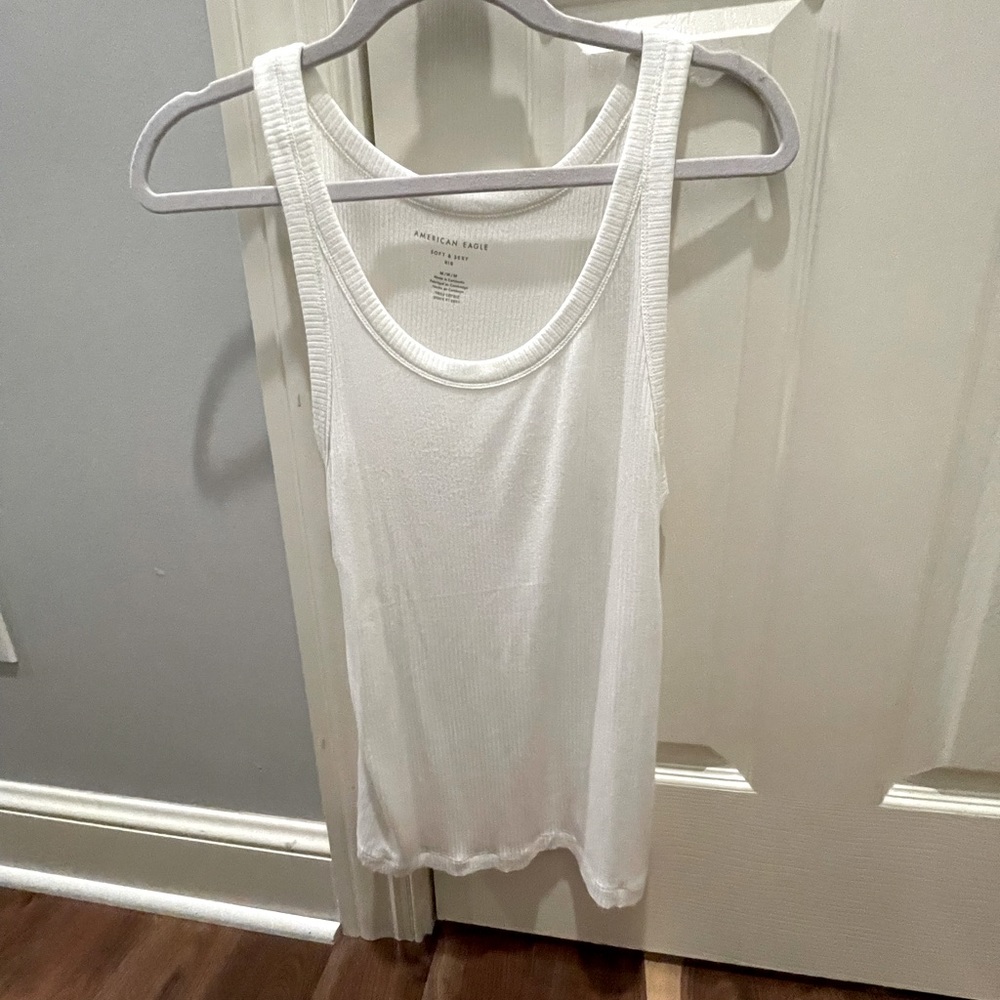 Soft and sexy American eagle white ribbed tank top